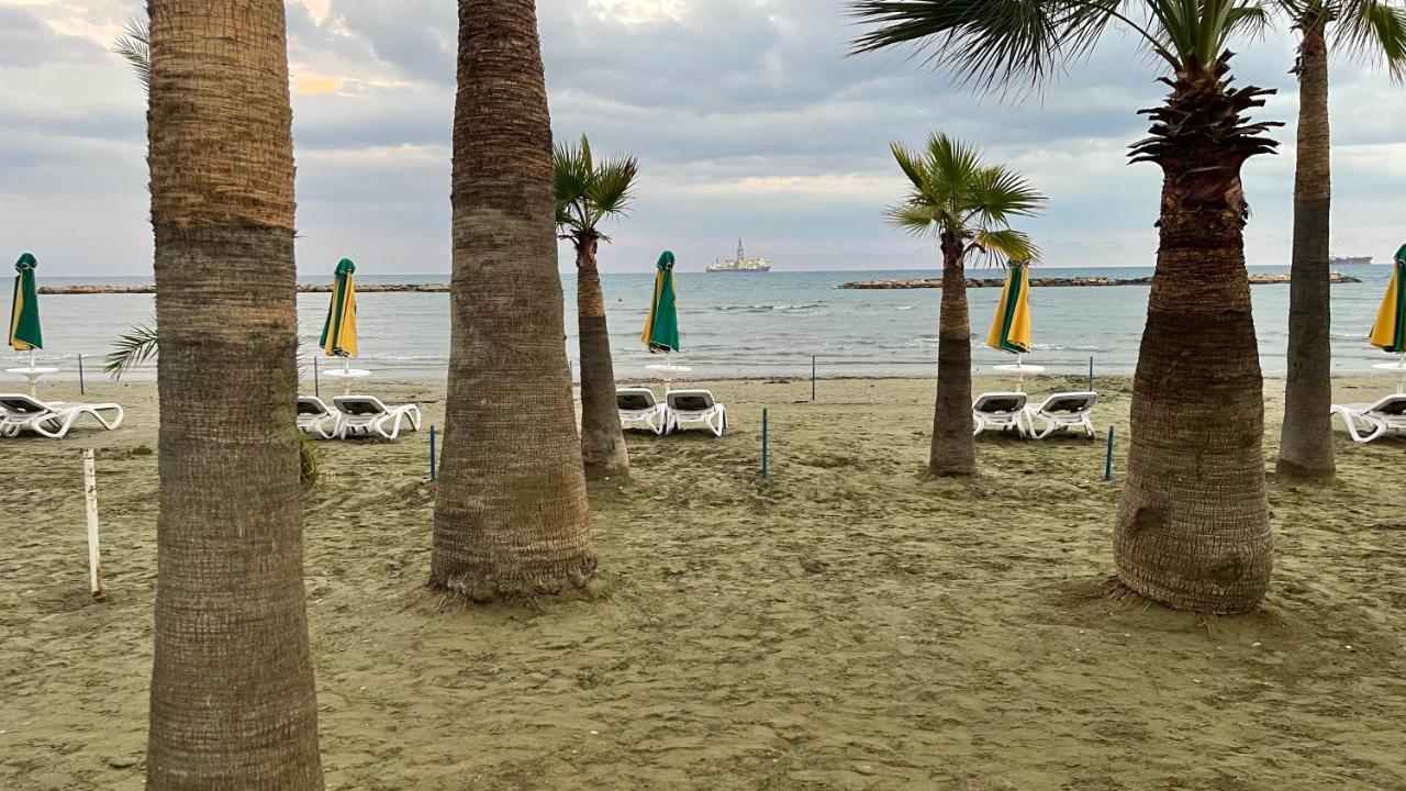 Beachfront Villa - Dasaki Larnaca Luaran gambar
